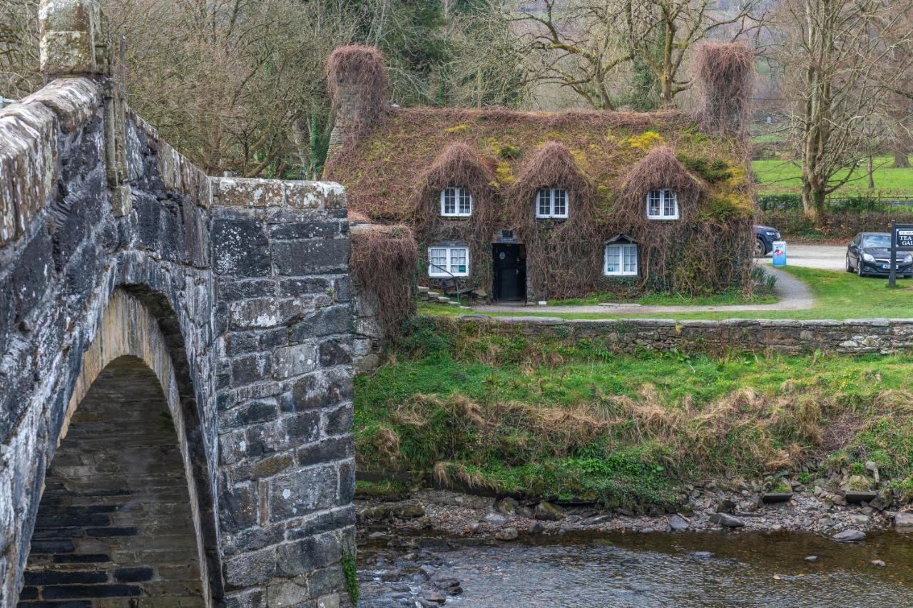 Glan Conwy House One And Two Bedroom Apartments Llanrwst Exterior photo